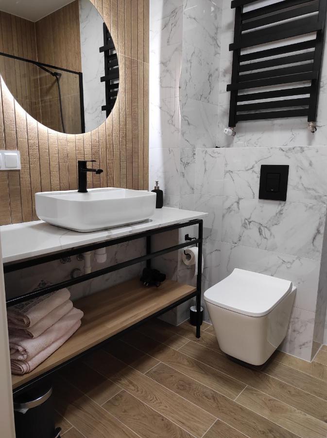 Apartament Matejki 17 - Insel Apartamenty ชวีโนวิชแจ ภายนอก รูปภาพ